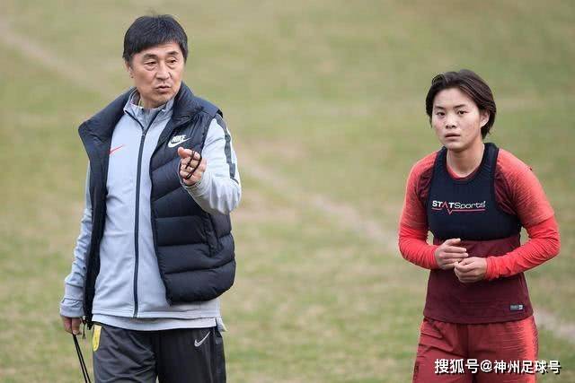 四天内市值蒸发超过1700亿，“神股”传说终结！